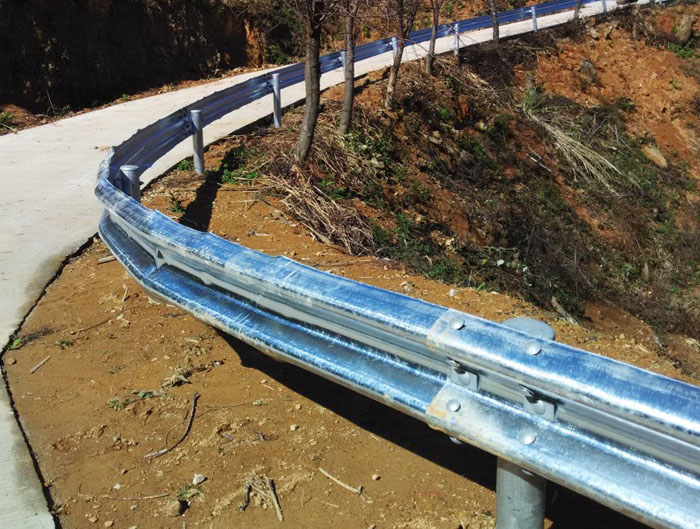 合格的高速公路波形护栏需要具备哪些功能？